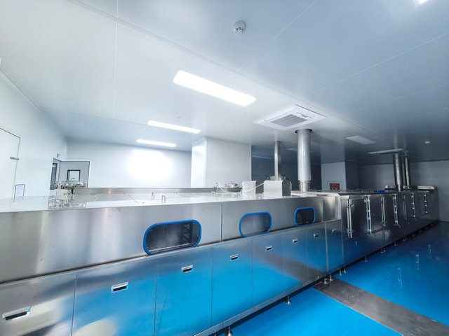 automatic bottle cleansing system for skincare and face serum packaging