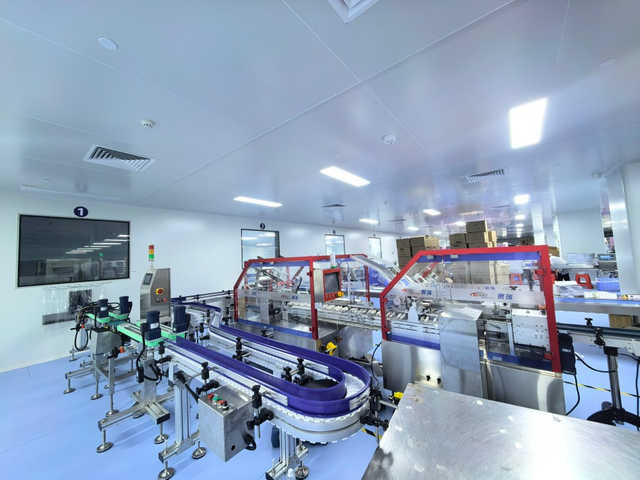 cosmetic filling machine for fragrance, hair care and skincare manufacturing