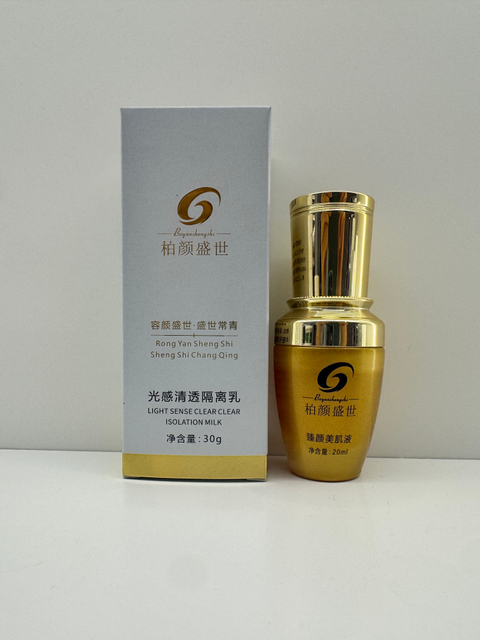 Light-sensitive and transparent UV protection lotion
